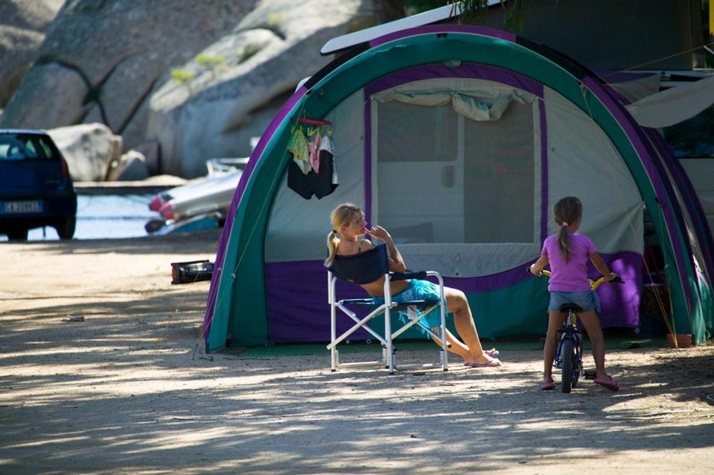 Camping Baia Saraceno Hotel Palau Kültér fotó