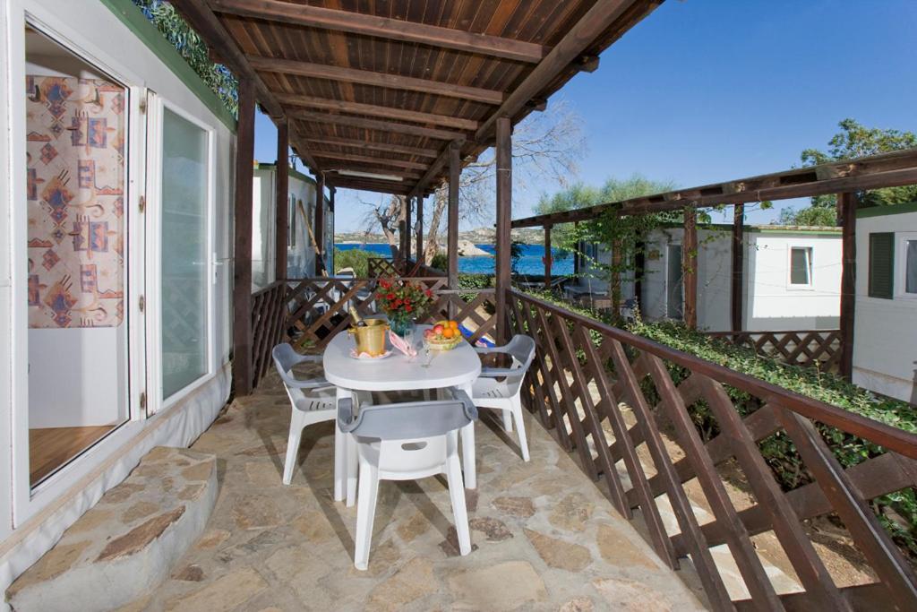 Camping Baia Saraceno Hotel Palau Szoba fotó