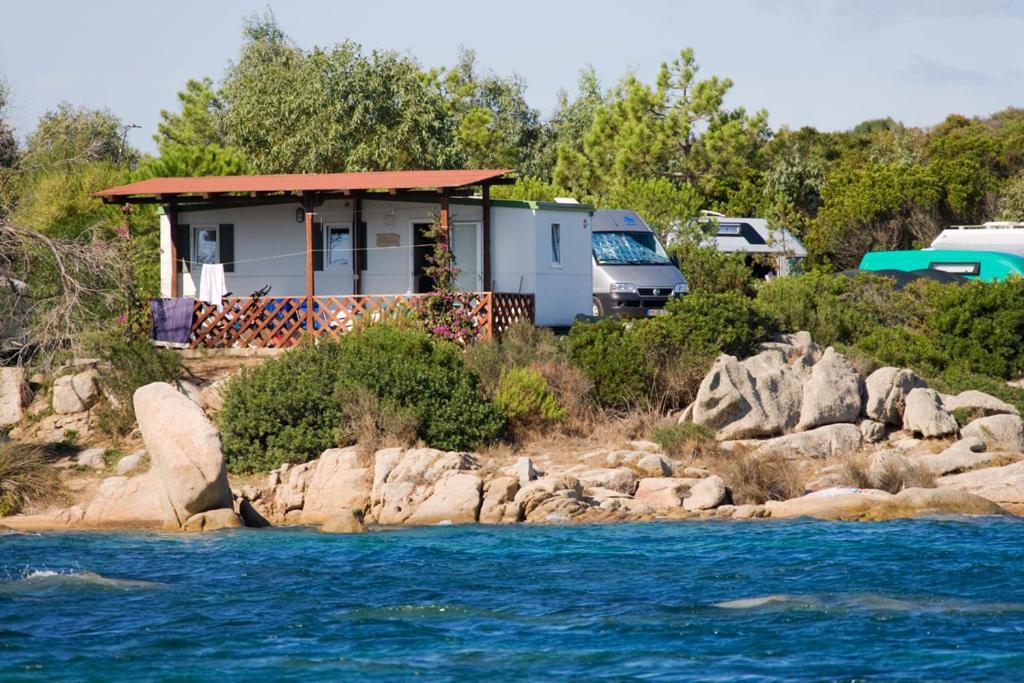 Camping Baia Saraceno Hotel Palau Szoba fotó