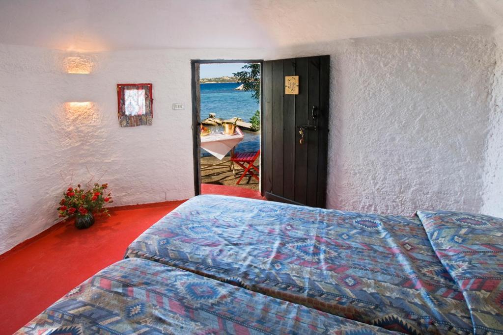 Camping Baia Saraceno Hotel Palau Szoba fotó